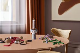 Eva Adventsljus 2025 Ø5 cm vit m. deko