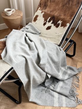 Mjuka River pläd av återvunnen alpackaull